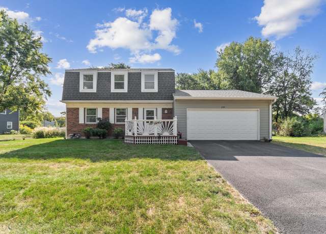 Property at 230 Ridgefield Ln, Naperville, IL 60565, 3 beds, 2.5 baths