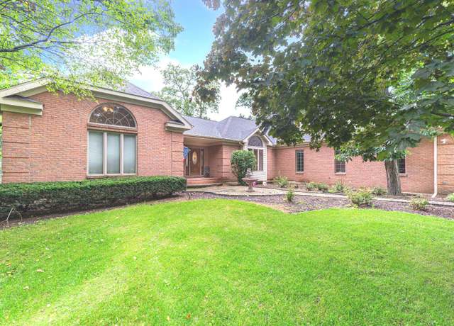 Property at 27525 Gerry Ln, Sycamore, IL 60178, 3 beds, 3.5 baths
