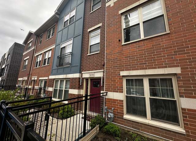 Property at 3235 S Stewart Ave, Chicago, IL 60616, 4 beds, 3.5 baths