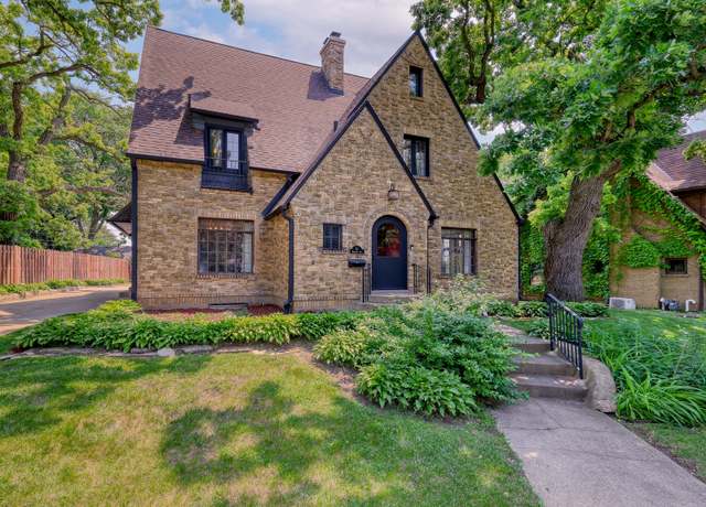 Property at 41 Hamilton Ave, Elgin, IL 60123, 4 beds, 2.5 baths