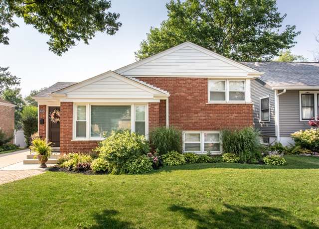 Property at 900 Rowe Ave, Park Ridge, IL 60068, 3 beds, 1.5 baths