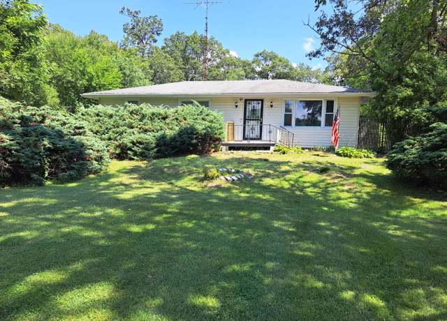 Property at 2317 S 13000 Rd E, Pembroke Twp, IL 60958, 3 beds, 1 bath
