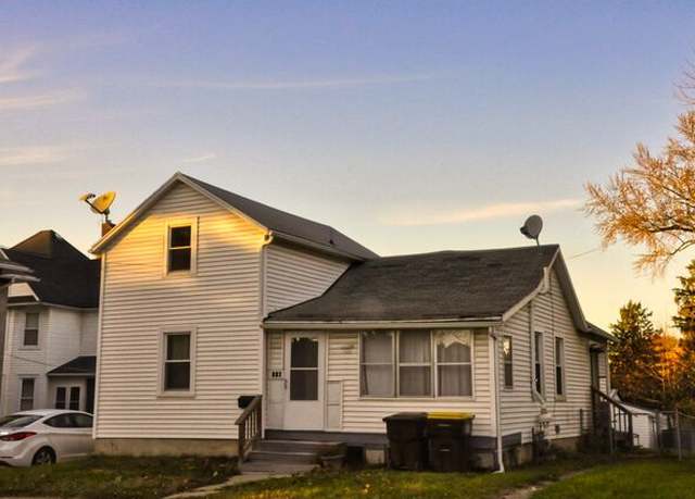 Property at 116 W Empire St, Freeport, IL 61032, 3 beds, 1 bath