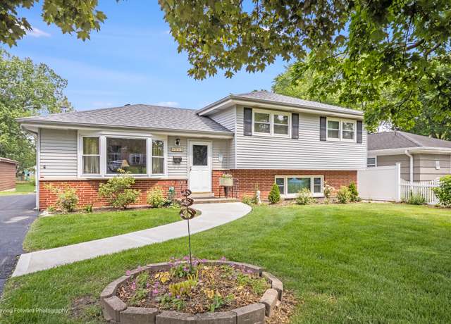 Property at 4733 S Pershing Ave, Downers Grove, IL 60515, 3 beds, 2 baths