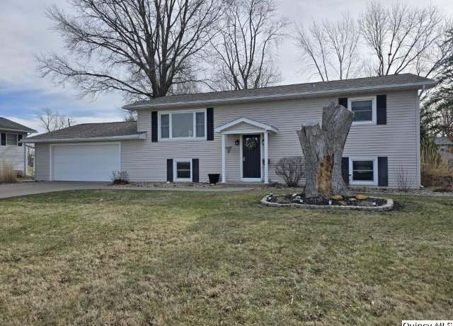 Property at 419 Quincy Rd, Carthage, IL 62321, 4 beds, 2 baths