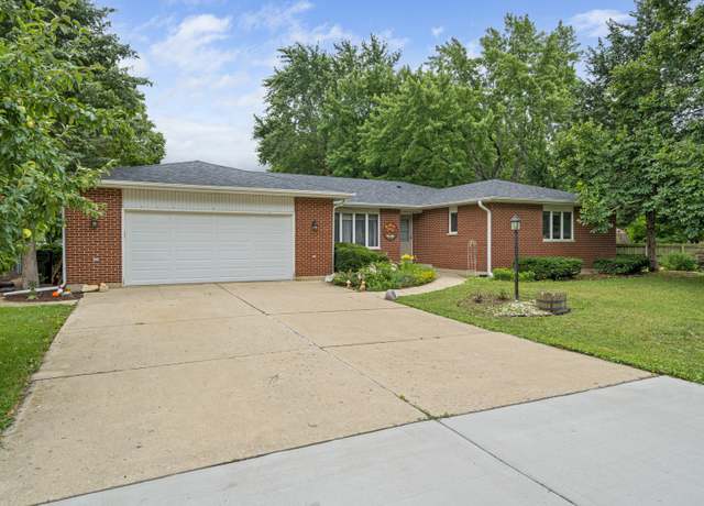 Property at 1204 Prairie Ln, Yorkville, IL 60560, 3 beds, 2.5 baths