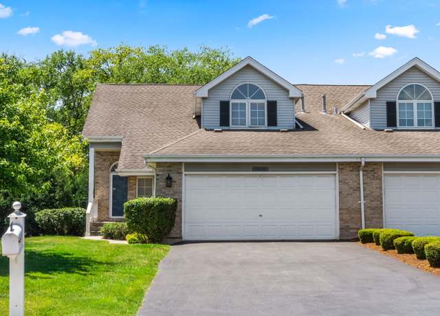Property at 15330 Wilshire Dr, Orland Park, IL 60462, 3 beds, 2.5 baths