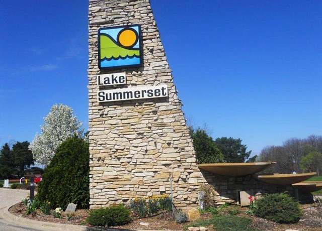 Property at 2015 Hillsdown Rd, Lake Summerset, IL 61019