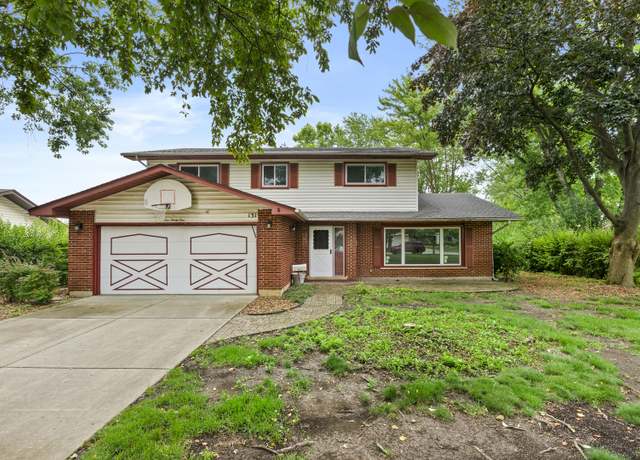 Property at 131 Sumac Ct, Schaumburg, IL 60193, 4 beds, 2.5 baths