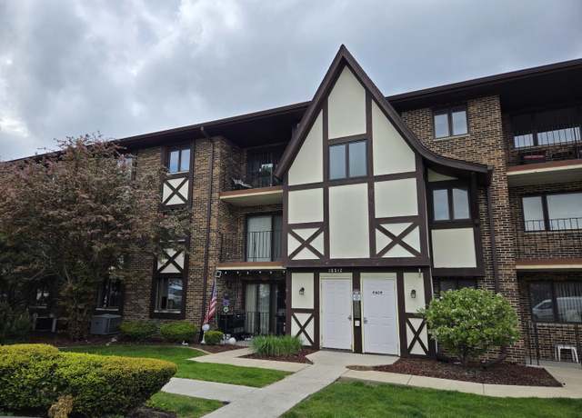 Property at 10512 Ridge Cove Dr Unit 13C, Chicago Ridge, IL 60415, 2 beds, 2 baths