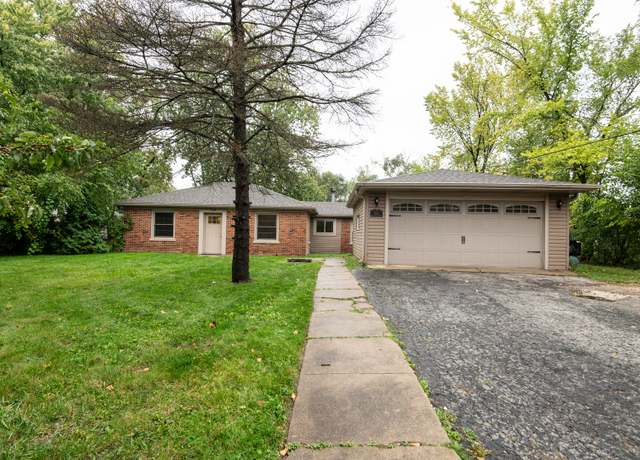 Property at 9518 S 89th Ave, Palos Hills, IL 60465, 3 beds, 2 baths