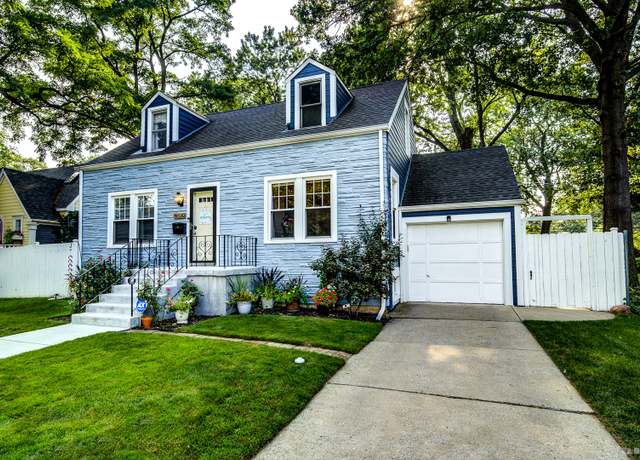 Property at 9330 S 50th Ave, Oak Lawn, IL 60453, 4 beds, 2 baths