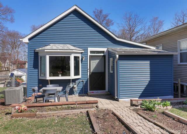 Property at 95 Hillside Ct, Fox Lake, IL 60020, 2 beds, 1 bath