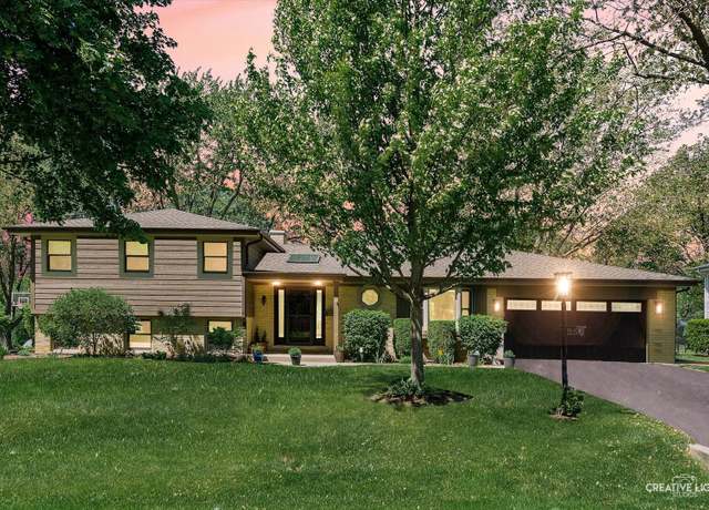 Property at 256 Beverly Rd, Barrington, IL 60010, 4 beds, 2.5 baths