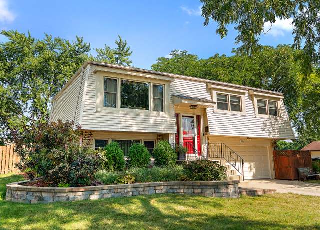Property at 16251 Olcott Ave, Tinley Park, IL 60477, 3 beds, 2 baths