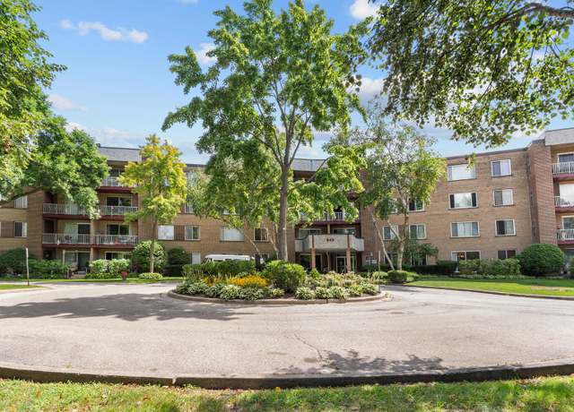 Property at 945 E Kenilworth Ave #429, Palatine, IL 60074, 3 beds, 2 baths