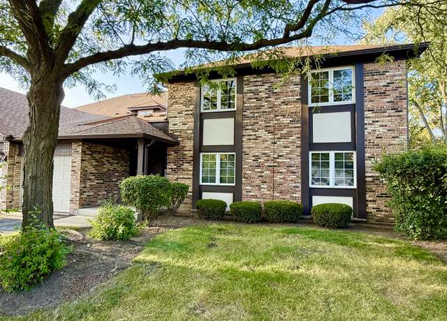 Property at 222 Stanhope Dr Unit B, Willowbrook, IL 60527, 2 beds, 2 baths