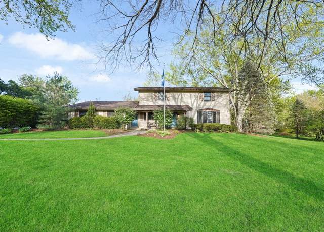 Property at 227 Abbott Pl, Tower Lakes, IL 60010, 4 beds, 3.5 baths