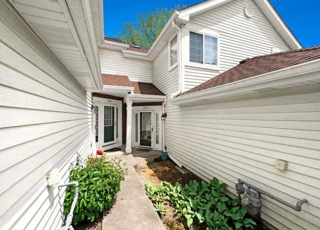 Property at 8235 Ripple Rdg, Darien, IL 60561, 2 beds, 2.5 baths