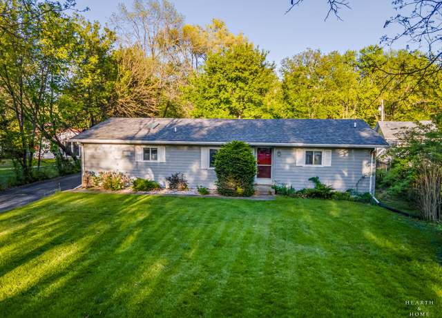 Property at 9716 May St, Algonquin, IL 60102, 3 beds, 2 baths