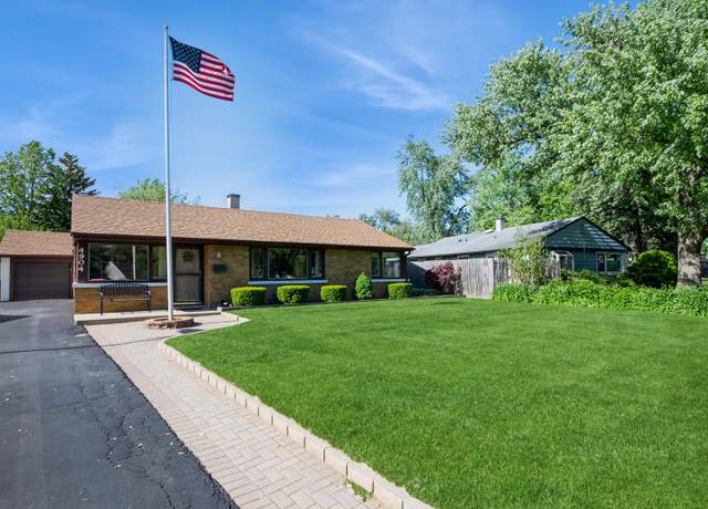 Property at 4904 Spring Rd, Oak Lawn, IL 60453, 3 beds, 1 bath