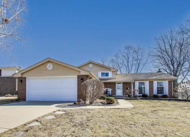 Property at 2023 N Shenandoah Dr, Arlington Heights, IL 60004, 4 beds, 2 baths
