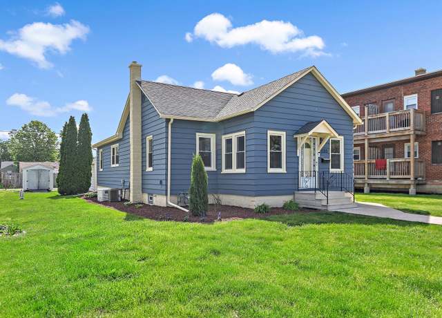 Property at 1102 Oakland Ave, Joliet, IL 60435, 3 beds, 2 baths