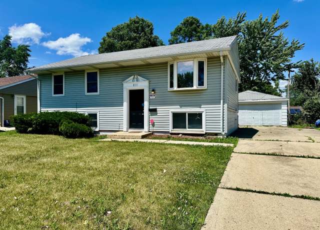Property at 814 Surrey Dr, Streamwood, IL 60107, 3 beds, 1.5 baths