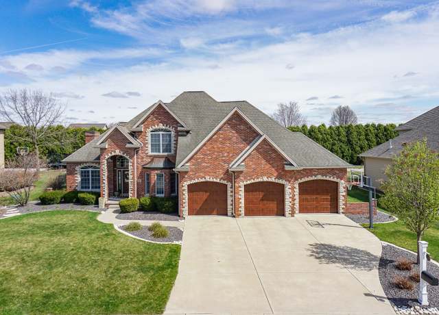 Property at 32 Stonebrook Ct, Bloomington, IL 61704, 5 beds, 4.5 baths
