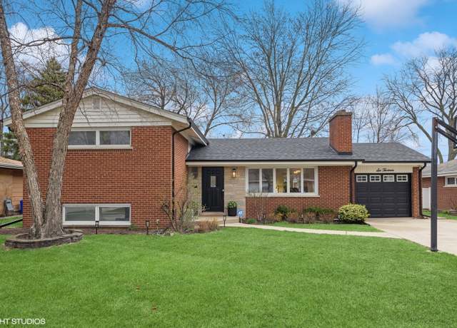 Property at 613 S William St, Mount Prospect, IL 60056, 3 beds, 2 baths