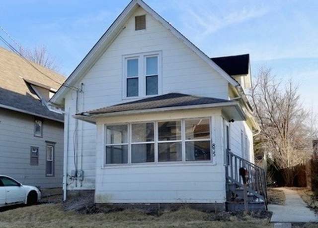 Property at 835 Oak St, Elgin, IL 60123, 4 beds, 2 baths