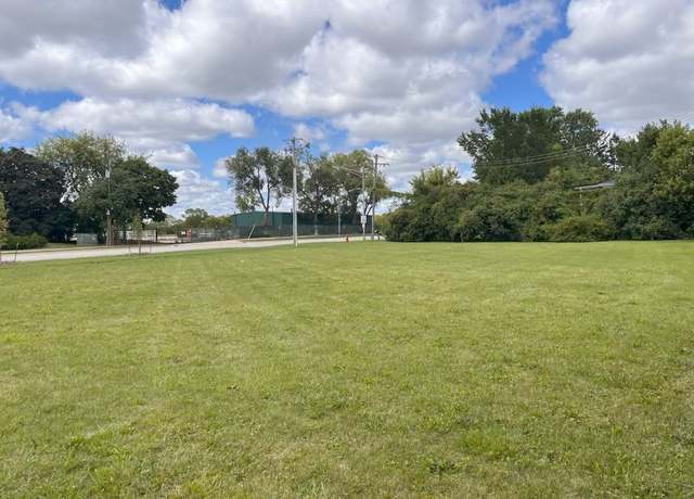 Property at 617 N Wilke Rd, Arlington Heights, IL 60005