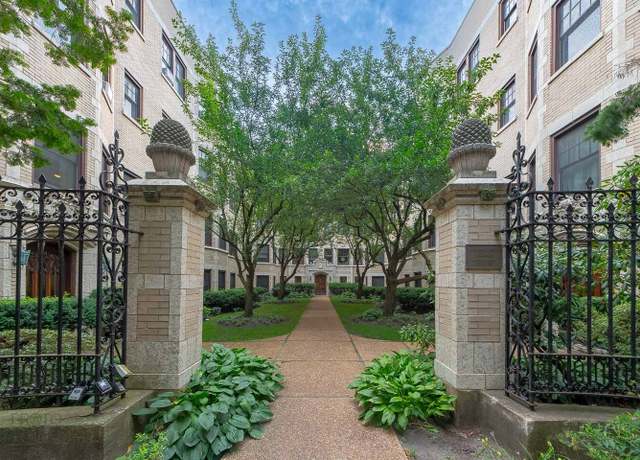 Property at 824 Judson Ave #4, Evanston, IL 60202, 2 beds, 2 baths