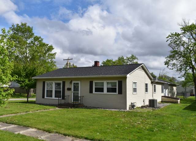 Property at 115 E 6th St, Gridley, IL 61744, 3 beds, 2 baths