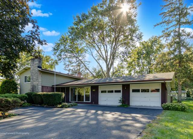 Property at 126 Rosedale Ct, Bloomingdale, IL 60108, 3 beds, 2 baths