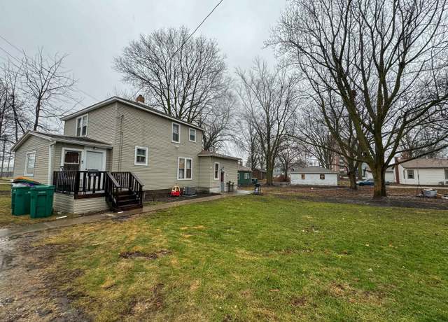 Property at 703 E Larue St, Streator, IL 61364, 6 beds, 3 baths