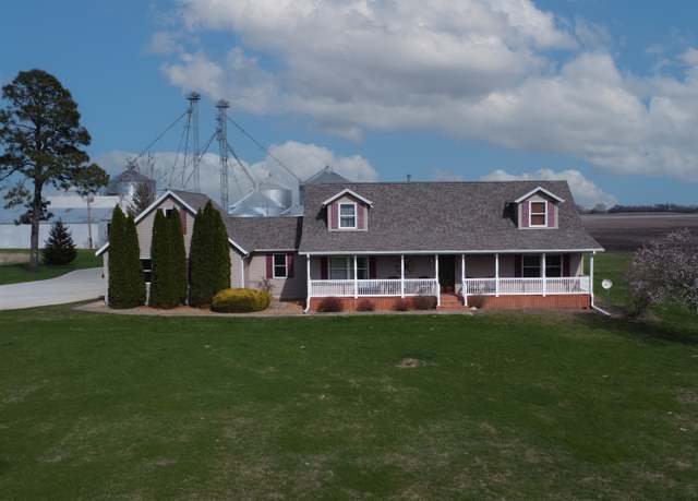 Property at 2690 N 2500 East Rd, Donovan, IL 60931, 3 beds, 2.5 baths