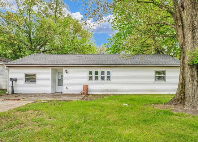 Property at 902 N Lincoln Ave, Urbana, IL 61801, 2 beds, 1 bath