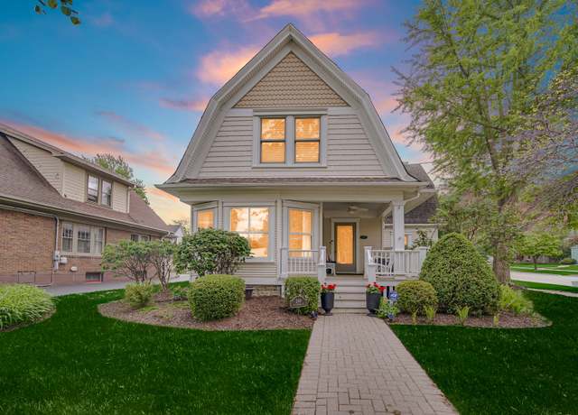 Property at 249 W Russell St, Barrington, IL 60010, 3 beds, 3 baths