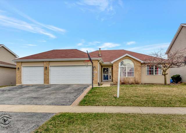 Property at 325 Hunters Dr, Beecher, IL 60401, 3 beds, 2 baths