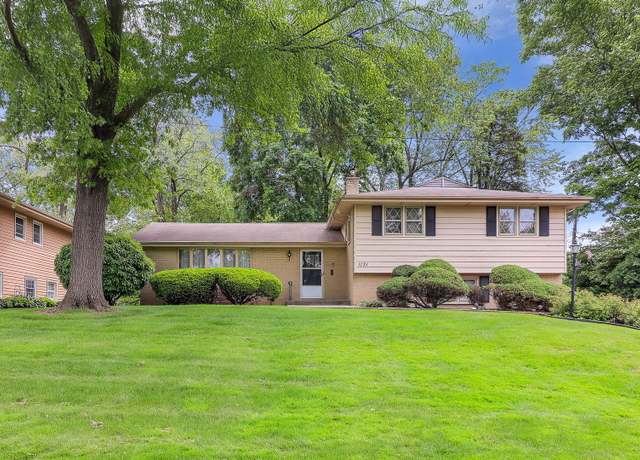 Property at 1131 Blanchard St, Downers Grove, IL 60516, 4 beds, 3 baths