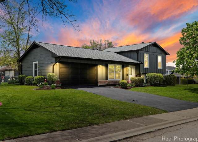 Property at 475 Burr Oak Dr, Lake Zurich, IL 60047, 3 beds, 2 baths