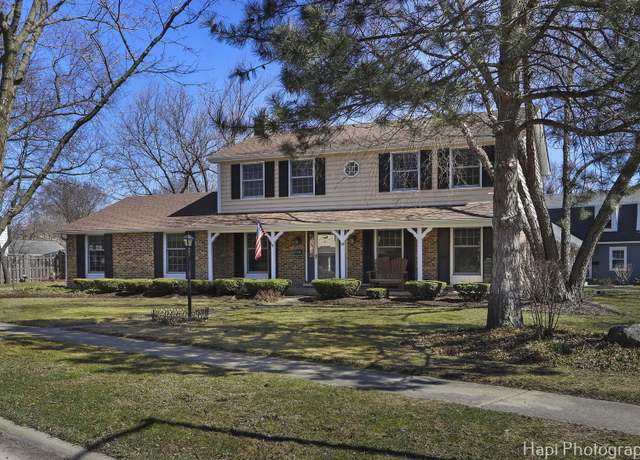 Property at 618 E Carpenter Dr, Palatine, IL 60074, 4 beds, 2.5 baths