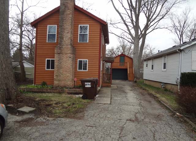Property at 3013 S Bergman Dr, Holiday Hills, IL 60051, 2 beds, 1.5 baths
