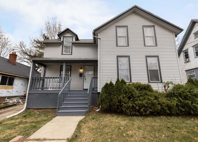 Property at 223 Oakwood Ave, Rockford, IL 61101, 4 beds, 1 bath