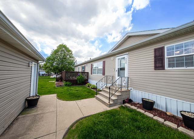 Property at 235 Poppy Ln, Matteson, IL 60443, 3 beds, 2 baths
