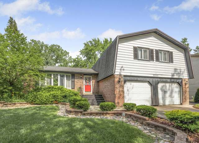 Property at 22757 Lakeshore Dr, Richton Park, IL 60471, 4 beds, 2.5 baths