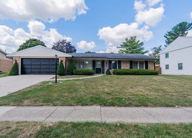 Property at 2105 Noel Dr, Champaign, IL 61821, 4 beds, 2.5 baths