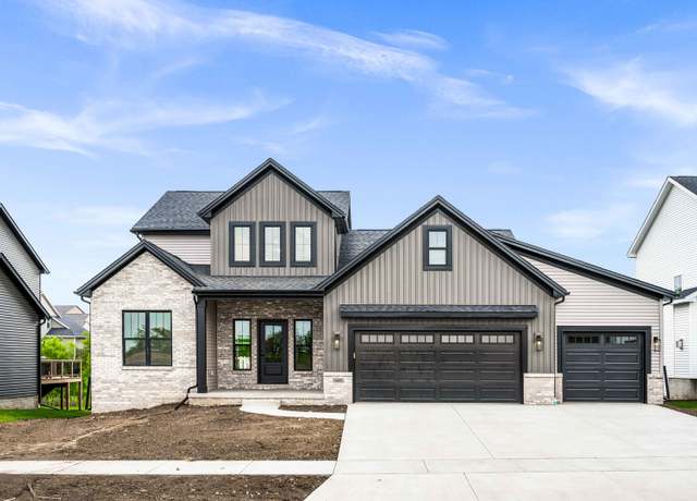 Property at 5005 Finlen Ln, Bloomington, IL 61705, 5 beds, 3.5 baths