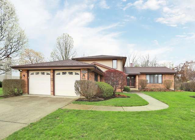 Property at 740 Ruskin Dr, Elk Grove Village, IL 60007, 4 beds, 3 baths